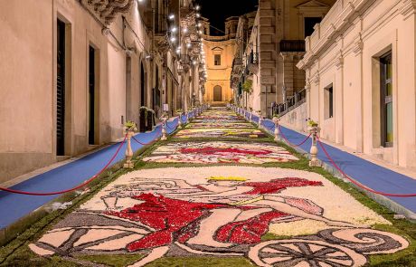 infiorata di noto, evento storico di richiamo per numerosi turisti