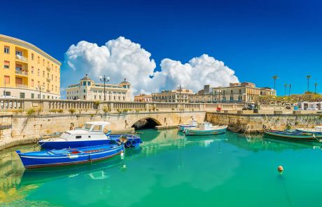 il caratteristico porticciolo ad ortigia