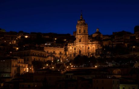 la bellezza della chiesa di san giorgio del cuore del centro storico di modica